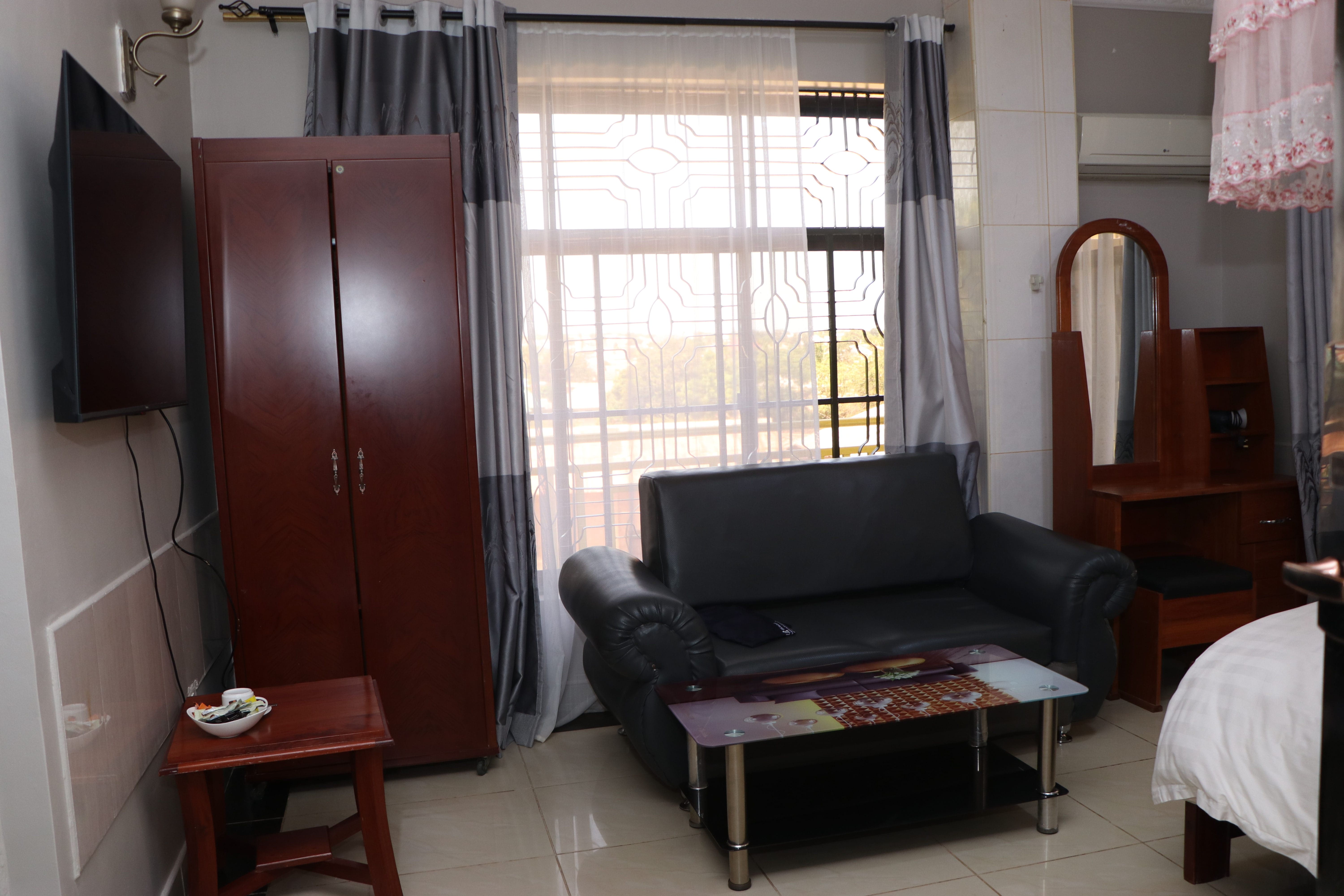 Semi Suites Room